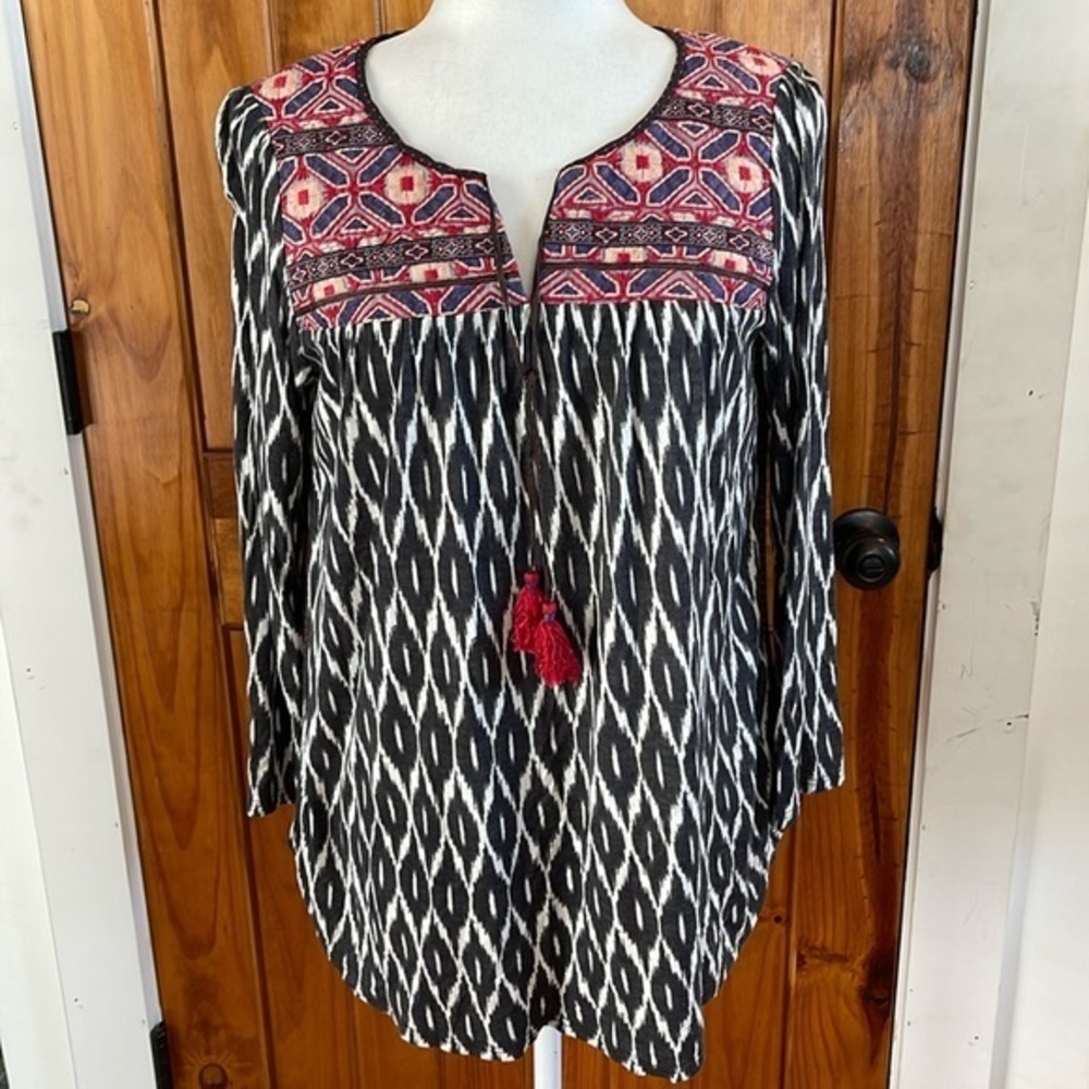 One September Anthropologie Black multi color Ikat Print 3/4 sleeve top Small